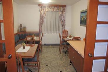 پانسیون Apartment Sobe Ravbar