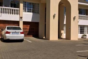 پانسیون Florentia Guest House