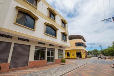 پانسیون Hostal Andry