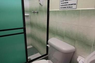 پانسیون Hostal Andry