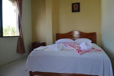 پانسیون Hostal Andry