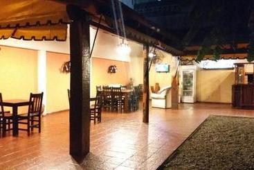 پانسیون Hostal Las Carretas
