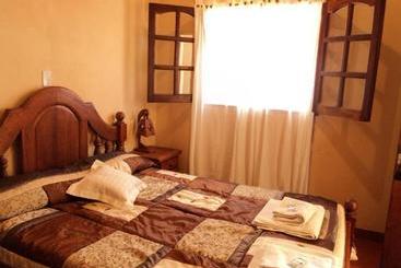 پانسیون Hostal Las Carretas