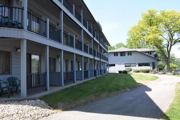 旅馆 Paddle Wheel Inn