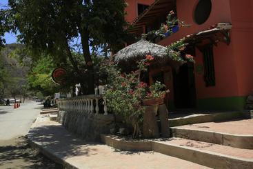 پانسیون Hostal Pelikan Taganga