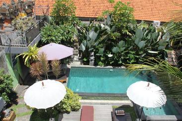 پانسیون Villa Bungsil Gading