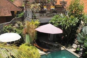 پانسیون Villa Bungsil Gading