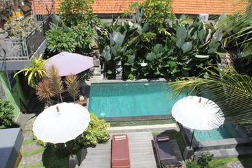 پانسیون Villa Bungsil Gading
