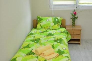 پانسیون Guest House Konak Iris