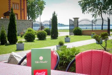 پانسیون Guesthouse Villa Elizabet
