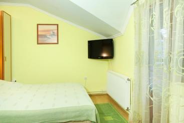 پانسیون Guesthouse Villa Elizabet