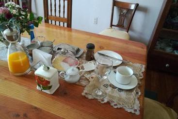 پانسیون Hostal Renoir