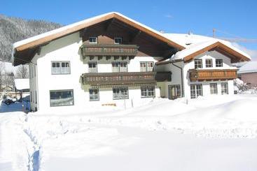 Pansiyon Gästehaus Pilz Schladming