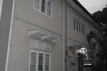 پانسیون Mccarthy Guesthouse