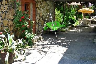 پانسیون Tamar Guest House