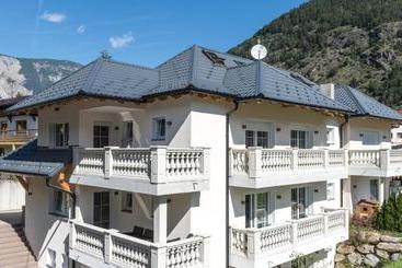 پانسیون Villa Ambach