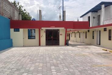 پانسیون Hostal La Joya