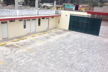 پانسیون Hostal La Joya