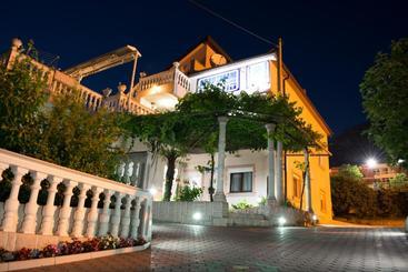 پانسیون Villa Palma Guesthouse