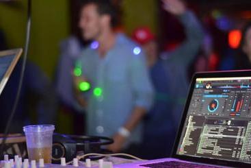 پانسیون Aquario Pousada Hostel   Night Club
