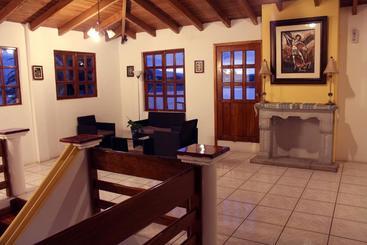 هاستل Hosteria San Carlos Tababela