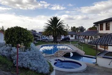هاستل Hosteria San Carlos Tababela