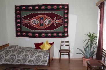 پانسیون Tlt Guest House