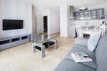 هتل Poznan Apartments Towarowa