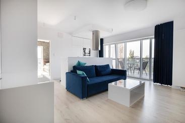 هتل Poznan Apartments Towarowa