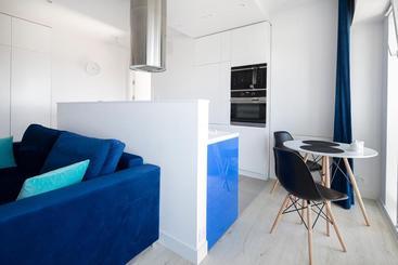 هتل Poznan Apartments Towarowa
