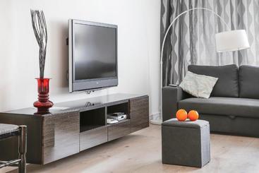 هتل Poznan Apartments Towarowa