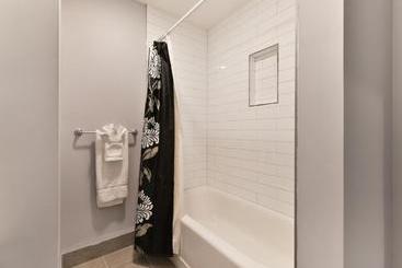 هتل Global Luxury Suites Longwood Medical