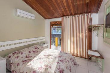 هتل Mundaí Praia Camping E Est Para Mh