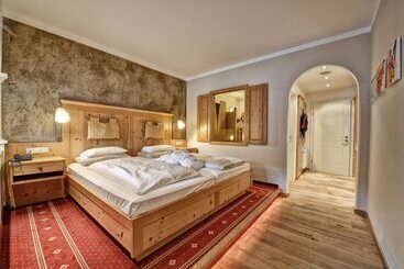 Отель Post Family Resort