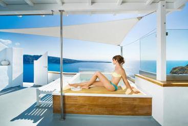 Hyperion Oia Suites