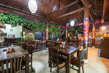 پانسیون Arya Inn Enny Salon And Spa