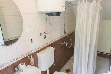 پانسیون Rooms Molabeciri