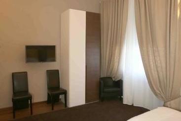 مسافرخانه Linate Residence