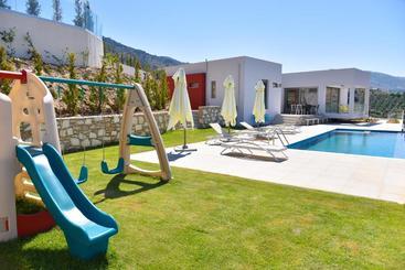 דירות לתיירים Sea View Villas