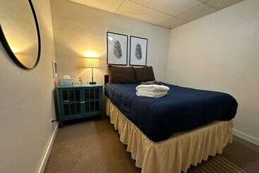 Отель Inn The Clouds Hostel & Inn