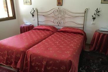 مسافرخانه Agriturismo Da Ninoti
