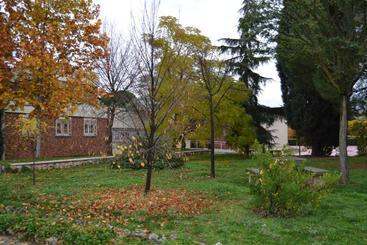 مسافرخانه Residencia Universitaria Cardenal Cisneros