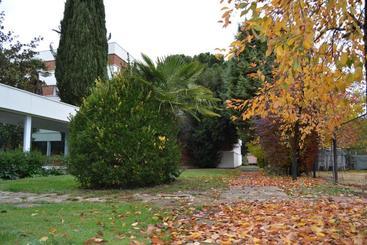 مسافرخانه Residencia Universitaria Cardenal Cisneros