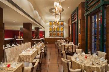 استراحتگاه Dlf City Club 5
