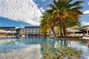 هتل Nadi Bay Resort And Spa Fiji