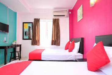 هتل Oyo 603 Sri Padang Inn