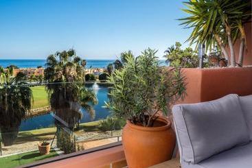 2130 Amazing 2 Bedrooms With Terrace Sea View - San Luis de Sabinillas
