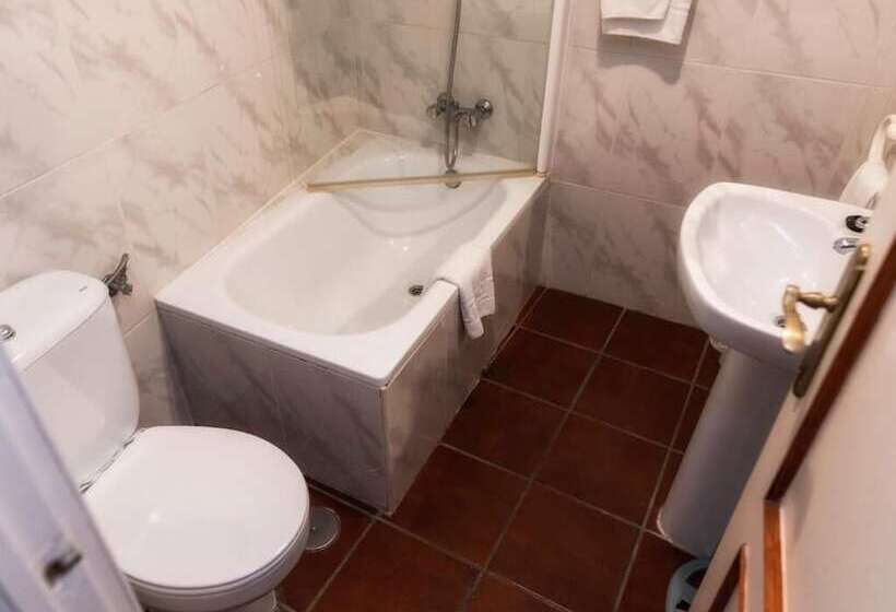 هتل Las Palmeras By Vivere Stays