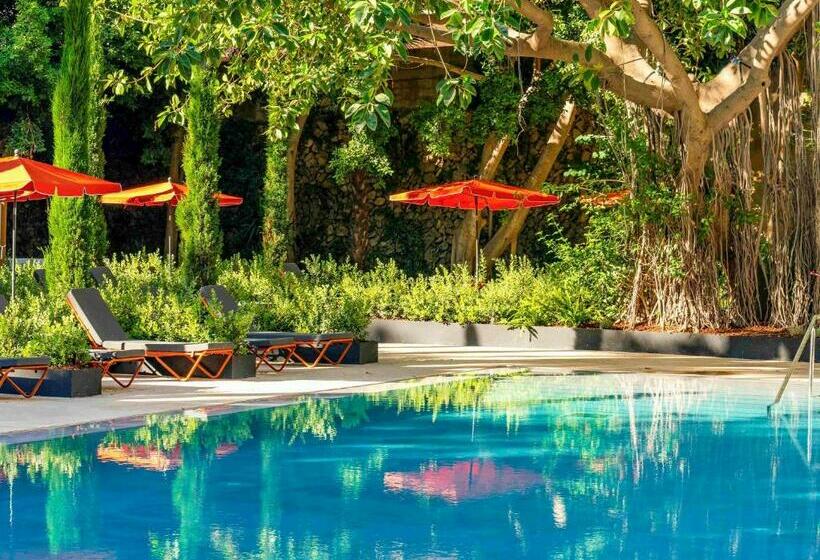 בית מלון כפרי Mercure Benidorm