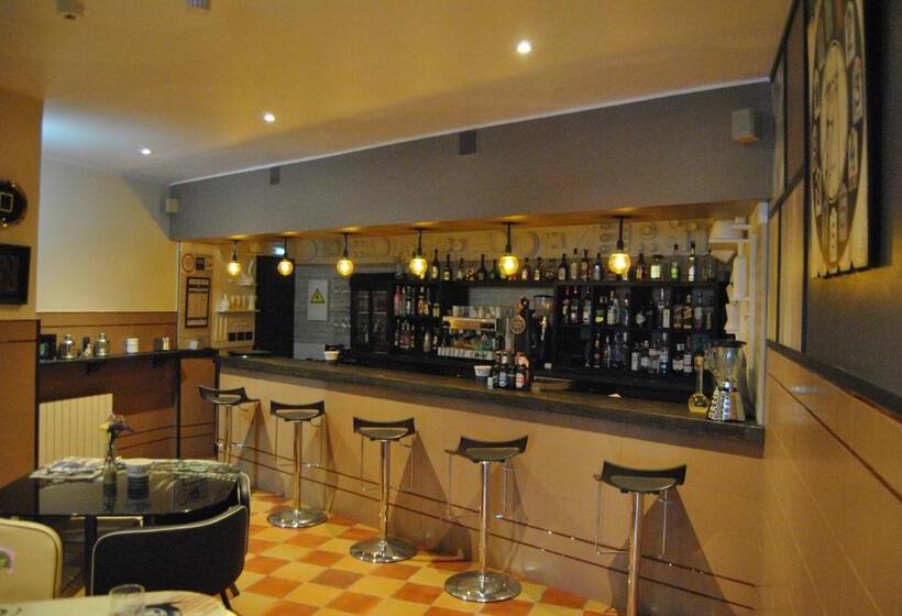 فندق Palacio De Los Vallados